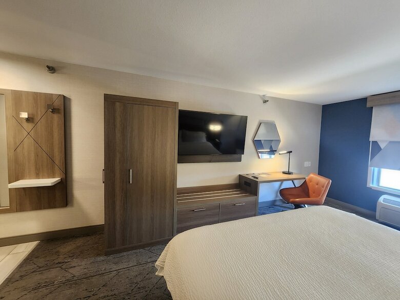 Holiday Inn Express Hotel & Suites Crawfordsville