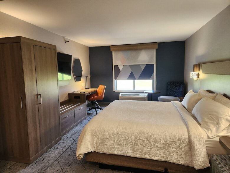 Holiday Inn Express Hotel & Suites Crawfordsville