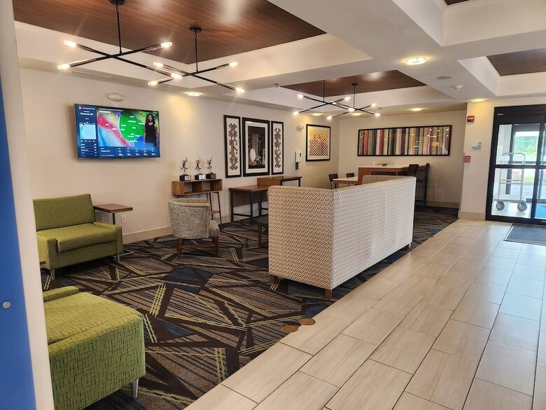 Holiday Inn Express Hotel & Suites Crawfordsville