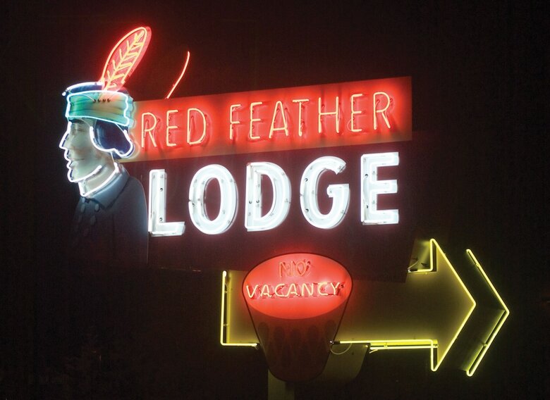 Hotel Red Feather Lodge