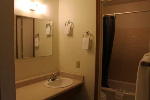 Silver Sands Motel