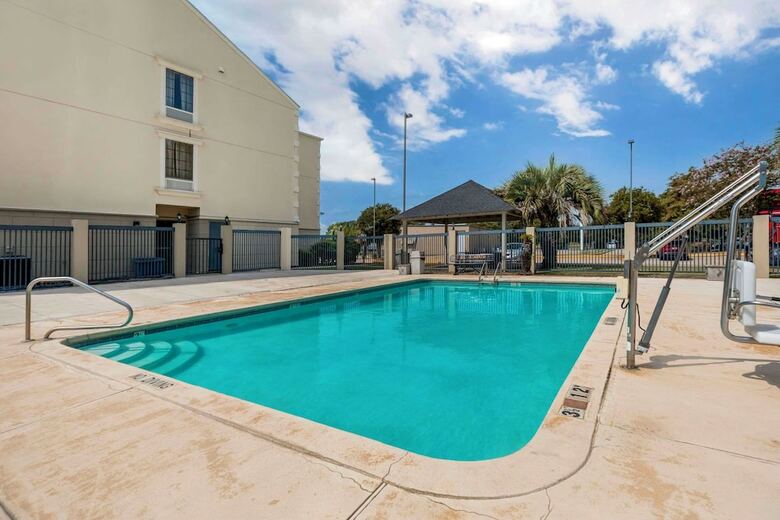 Hotel Comfort Suites Port Allen