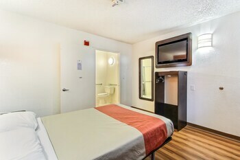 Motel 6 Monterey - Marina