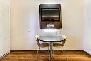 Motel 6 Monterey - Marina
