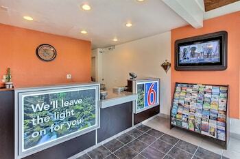 Motel 6 Monterey - Marina