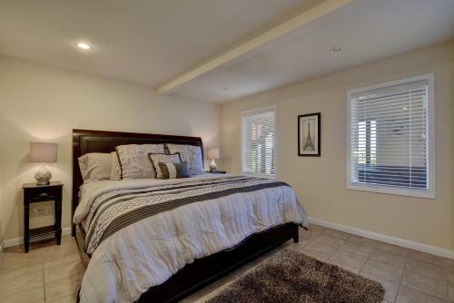 Lake Travis In Your Backyard Home