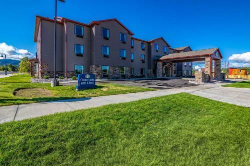 Cobblestone Hotel And Suites Victor