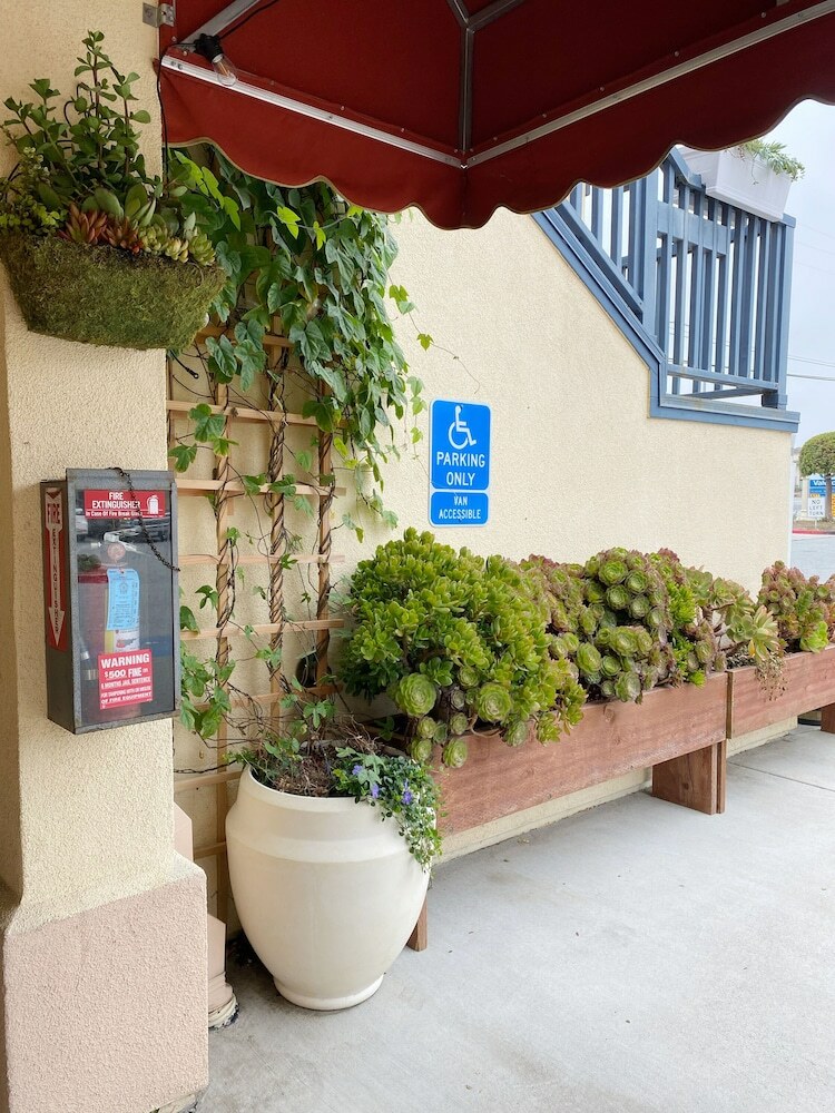 Hotel Howard Johnson Marina At Monterey Bay
