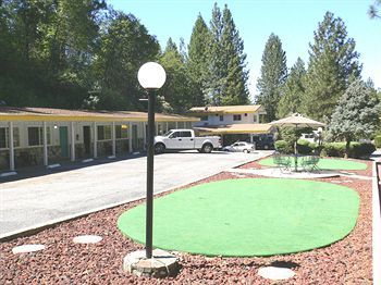 Golden Chain Motel