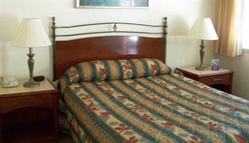 Golden Chain Motel