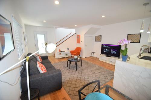 Abbot Kinney Villa
