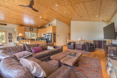Haworth, Single Family At Truckeee