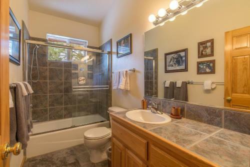 Haworth, Single Family At Truckeee