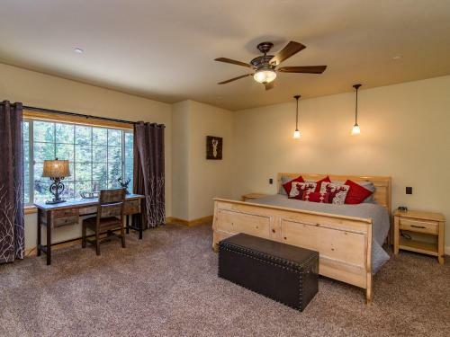16423 Northwoods Blvd House