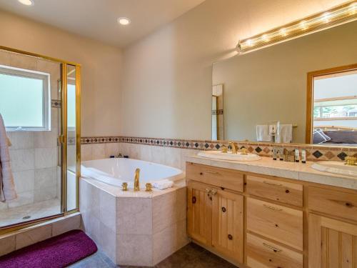 11454 Chalet Rd Home