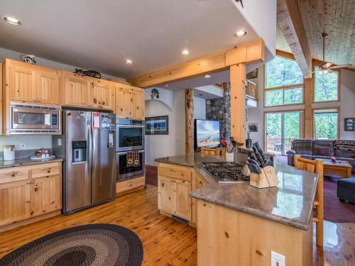 11454 Chalet Rd Home