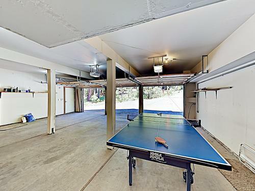 11824 Schussing Way Home