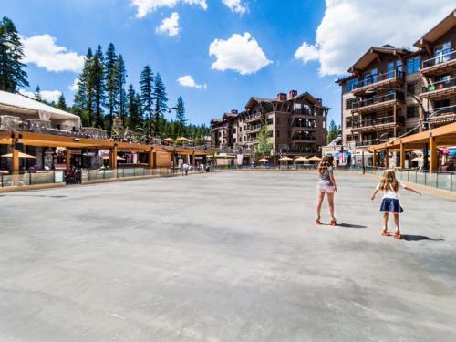 Truckee Boulders Escape