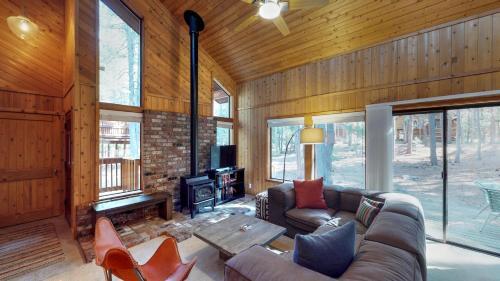 Family Mountain Chalet - 2br/2ba