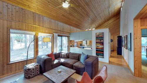 Family Mountain Chalet - 2br/2ba