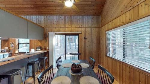 Family Mountain Chalet - 2br/2ba
