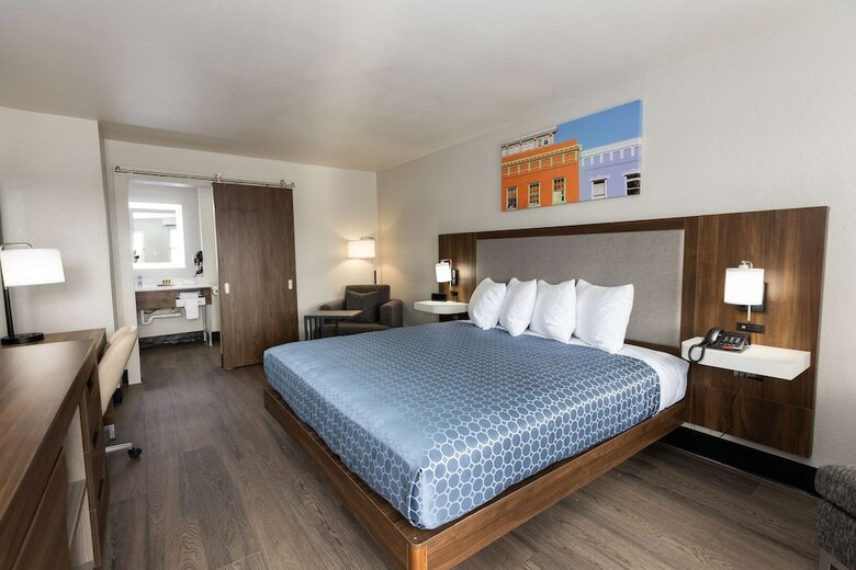 Hotel Stone Mountain Inn & Suites