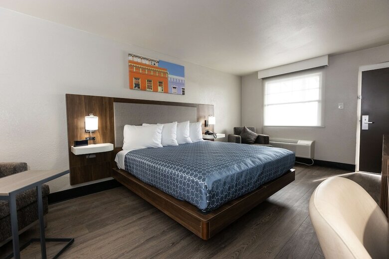 Hotel Stone Mountain Inn & Suites