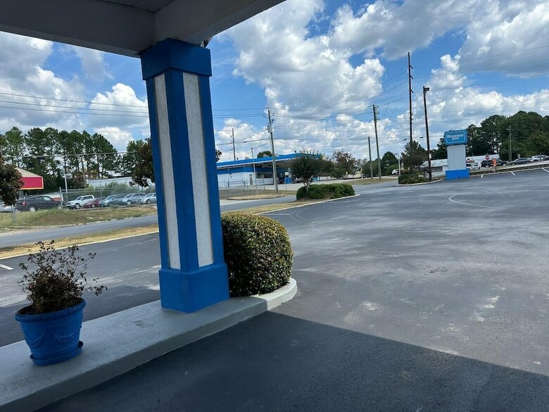 Hotel Stone Mountain Inn & Suites