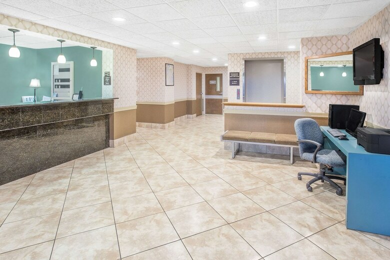 Hotel Baymont Inn And Suites Janesville