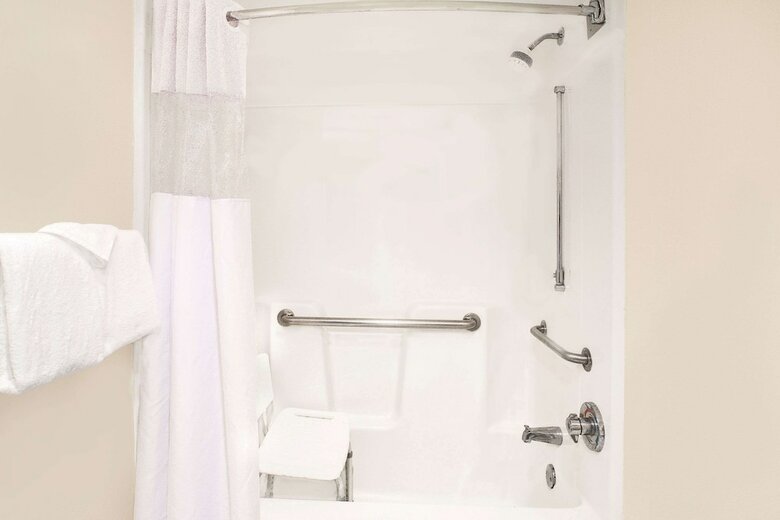 Hotel Baymont Inn And Suites Janesville