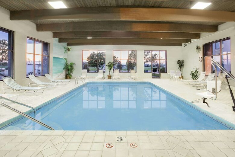 Hotel Baymont Inn And Suites Janesville