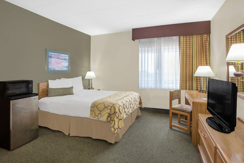 Hotel Baymont Inn And Suites Janesville