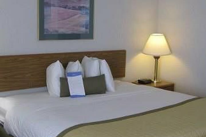 Hotel Baymont Inn And Suites Janesville