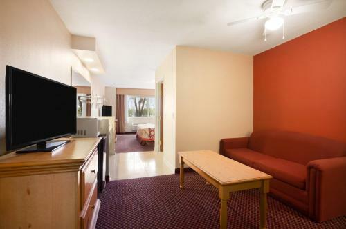 Hotel Super 8 By Wyndham Marana/tucson Area