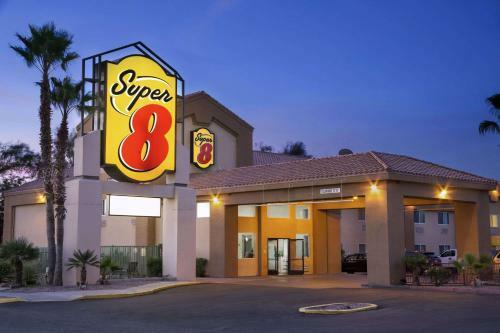 Hotel Super 8 By Wyndham Marana/tucson Area