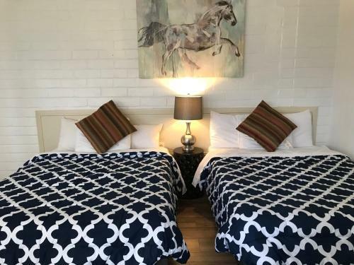 Posada Mojave Trails Inn And Suites