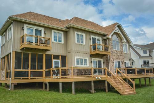 Serenity Now Five-bedroom Holiday Home