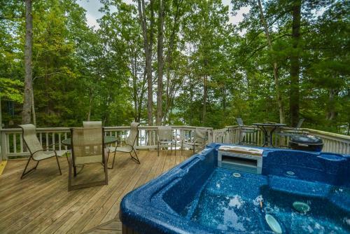 Blue Moon Three-bedroom Holiday Home