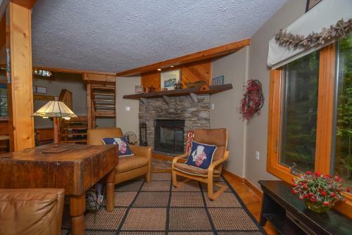 Blue Moon Three-bedroom Holiday Home