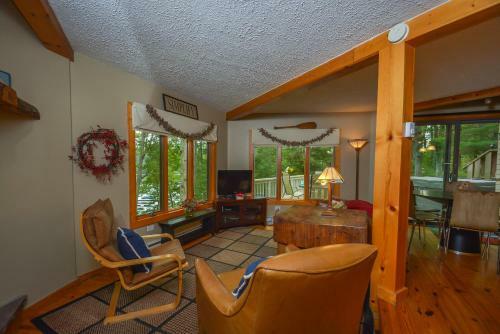 Blue Moon Three-bedroom Holiday Home