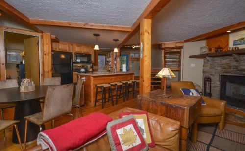Blue Moon Three-bedroom Holiday Home