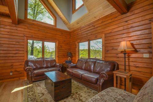 Pinnacle Retreat Five-bedroom Holiday Home