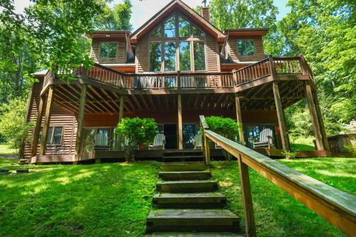 Commander's Quarters Five-bedroom Holiday Home