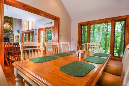 Commander's Quarters Five-bedroom Holiday Home