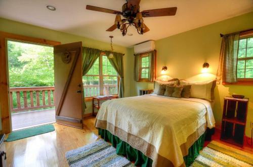 Cabin On The Creek 1117