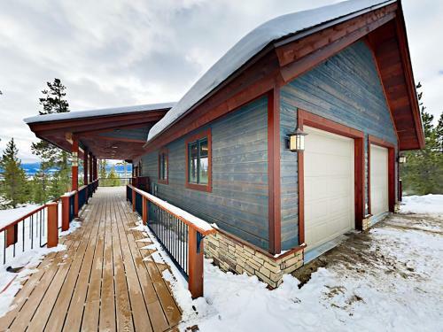?hemlock Hideaway? W/ Big Deck & Stunning Views Home