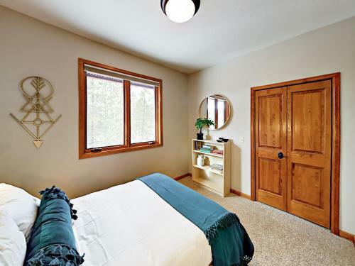 ?hemlock Hideaway? W/ Big Deck & Stunning Views Home