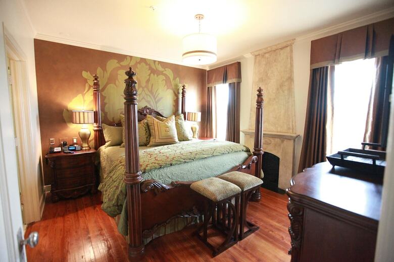 The Campbell Hotel