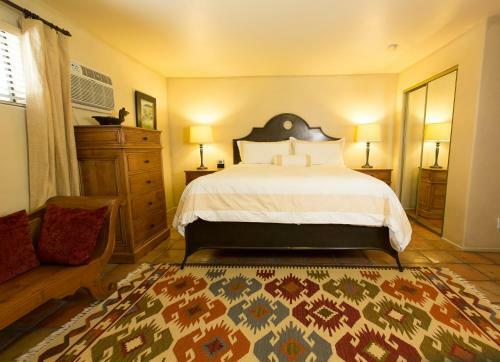 Hotel Blue Iguana Inn