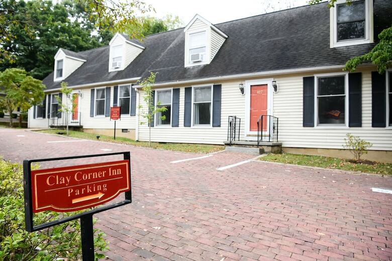 Bed & Breakfast Clay Corner Inn
